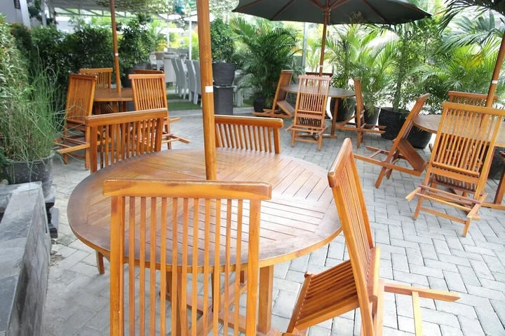 Палу: OYO 1265 Zamrud Hotel