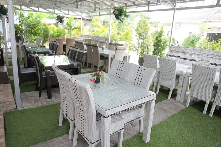 Палу: OYO 1265 Zamrud Hotel