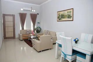 Палу: OYO 1265 Zamrud Hotel