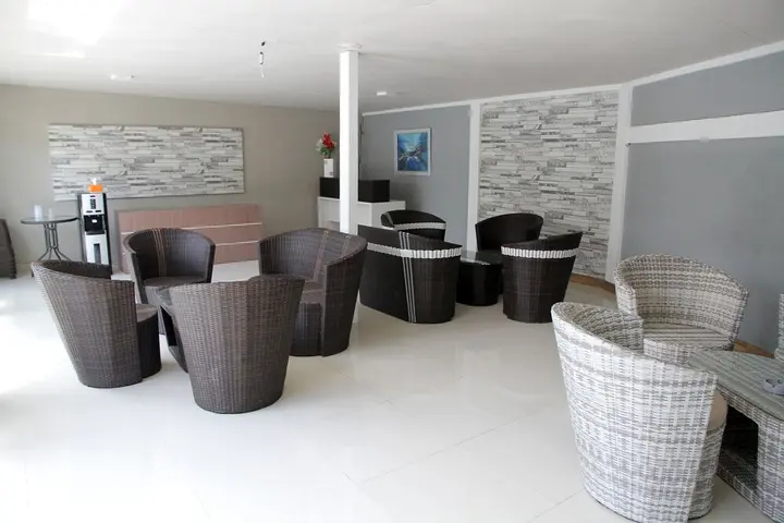Палу: OYO 1265 Zamrud Hotel