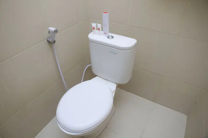 Палу: OYO 1265 Zamrud Hotel
