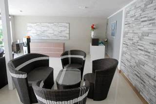 Палу: OYO 1265 Zamrud Hotel
