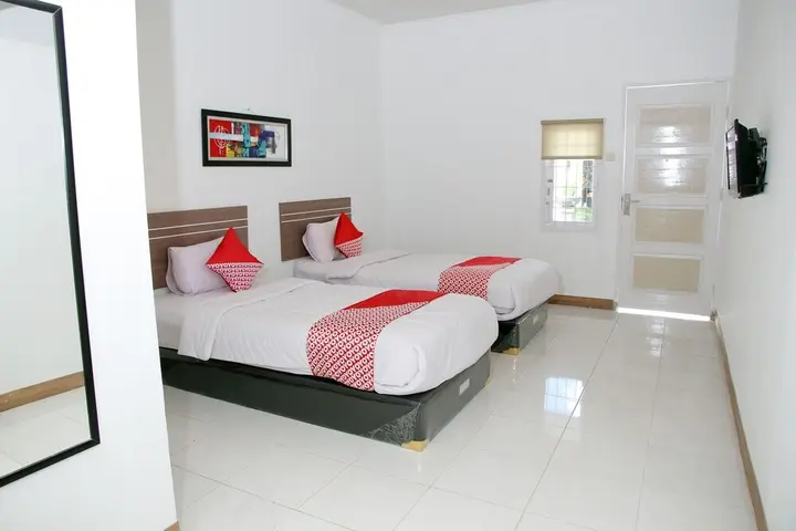 Палу: OYO 1265 Zamrud Hotel