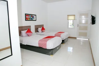 Палу: OYO 1265 Zamrud Hotel