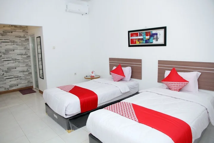 Палу: OYO 1265 Zamrud Hotel
