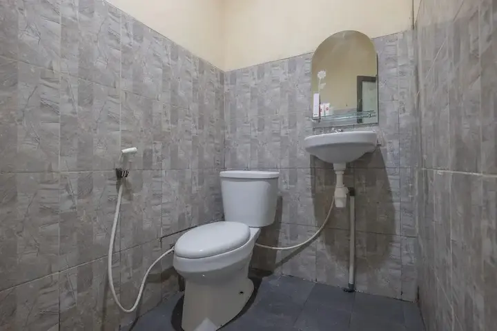 Макассар: OYO 1075 Rumah Indah Losari Inn