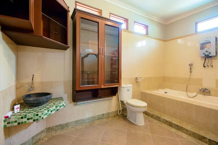 Депок: OYO 1195 The Doctor's guest house Syariah