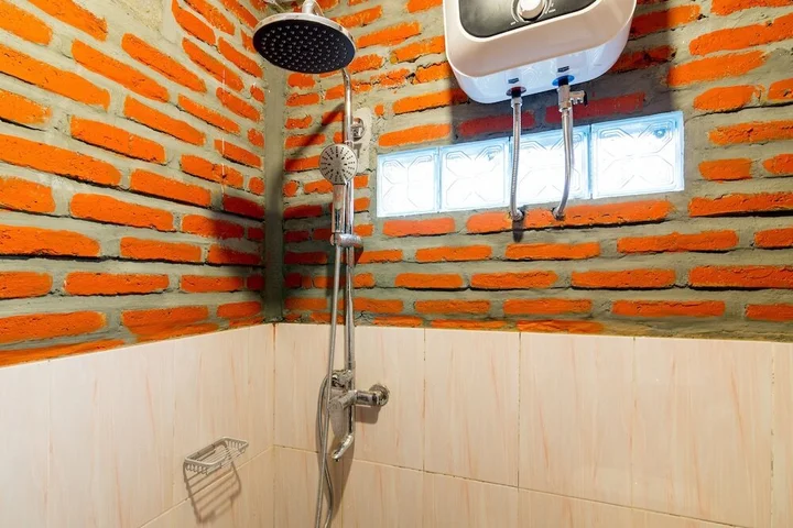 Батуретно: OYO 1304 Roemah Gladak Kebon Sidoluhur