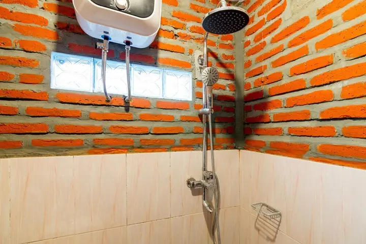 Батуретно: OYO 1304 Roemah Gladak Kebon Sidoluhur