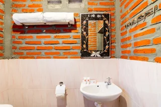 Батуретно: OYO 1304 Roemah Gladak Kebon Sidoluhur