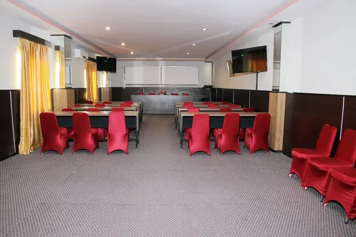 Палу: OYO 1264 Brizky Hotel