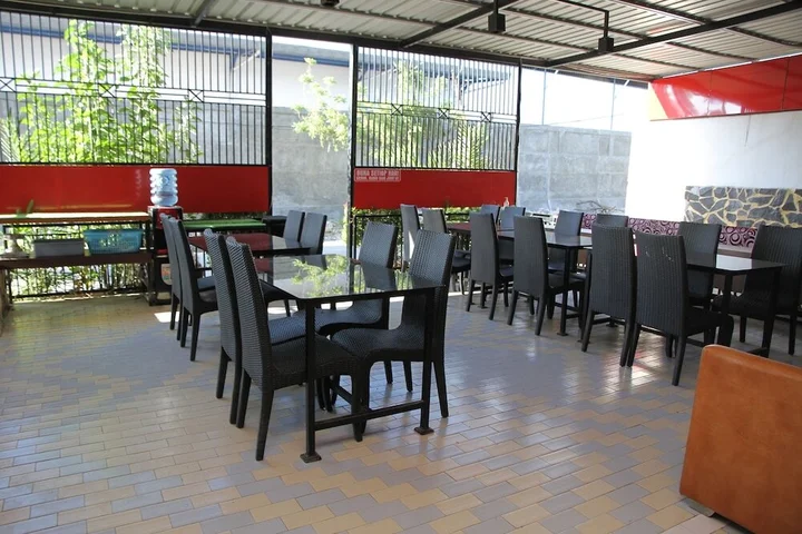 Палу: OYO 1264 Brizky Hotel
