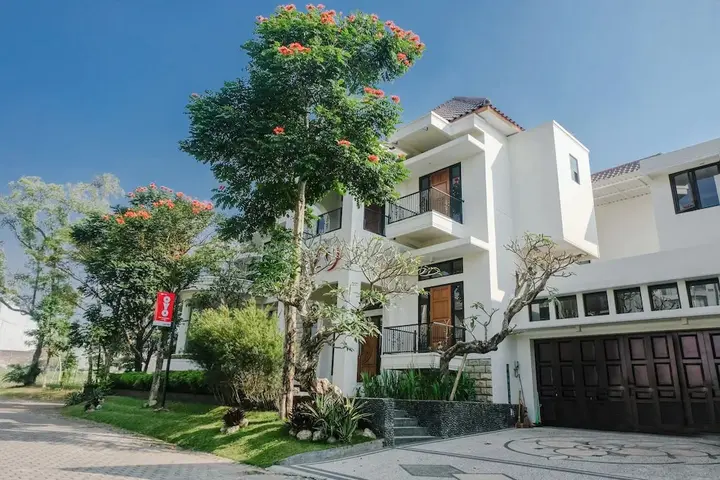 Маланг: OYO 1110 Ijen Butik House