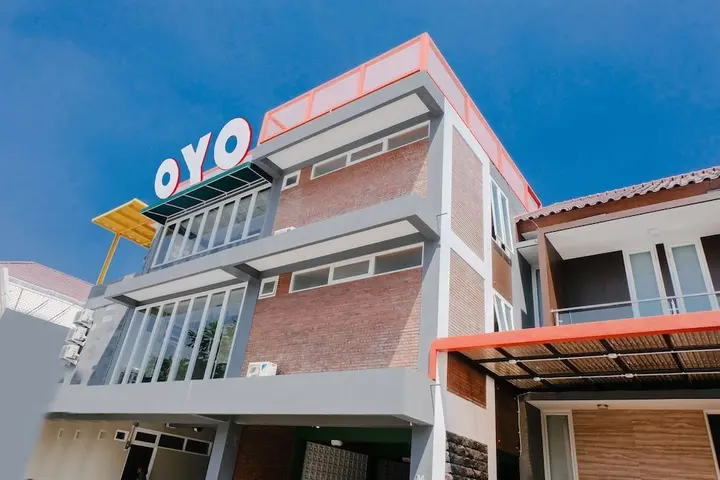 Маланг: OYO 1119 Gendhis Gallery Syariah