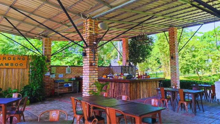 Остров Пеньенгат: D'Bamboo Kamp
