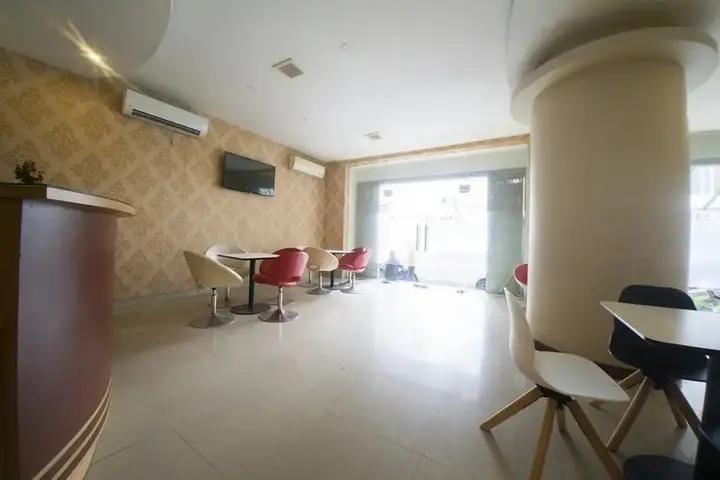 Амбон: RedDoorz Near Ambon Plaza