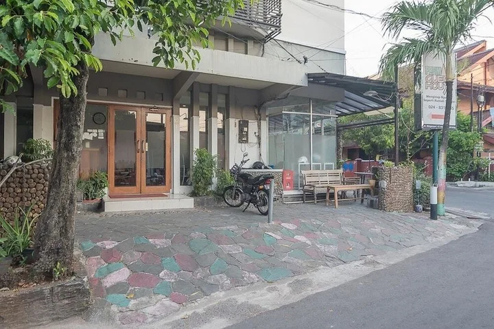 Семаранг: RedDoorz near Undip Pleburan 2