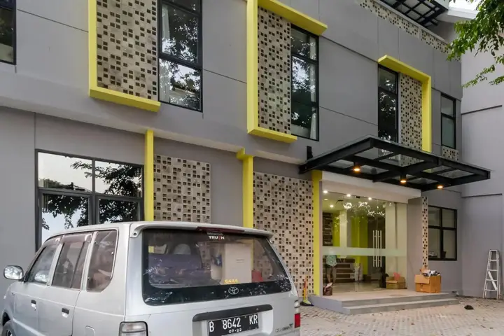 RedDoorz Plus near Senayan City — фото 1