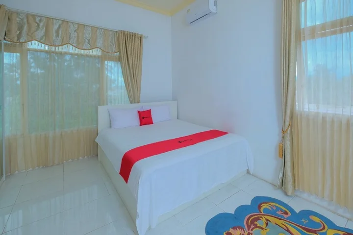 Банджанбару: RedDoorz Syariah near Museum Lambung Mangkurat 2