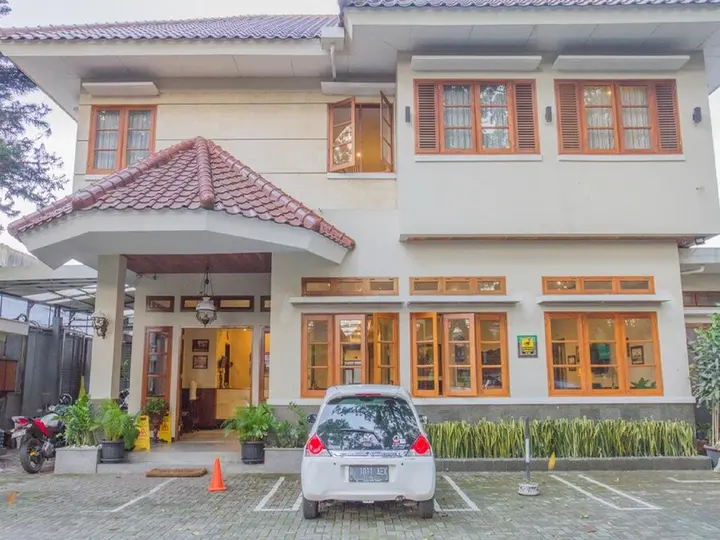 Бандунг: RedDoorz near Simpang Dago 2