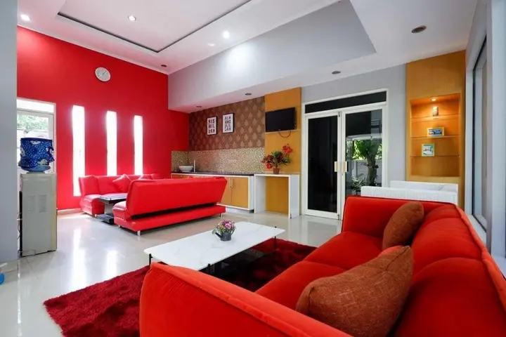 Суракарта: RedDoorz near Solo Square 3
