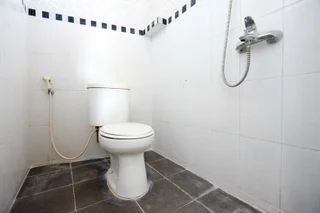 Суракарта: RedDoorz near Solo Square 3