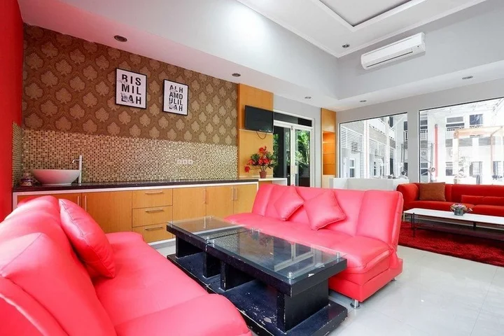 Суракарта: RedDoorz near Solo Square 3