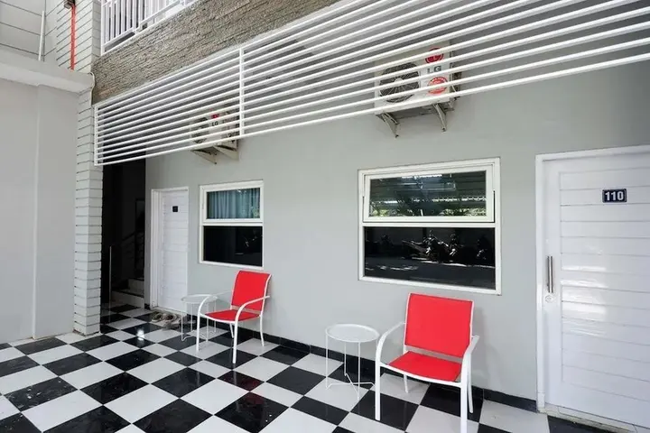 Суракарта: RedDoorz near Solo Square 3