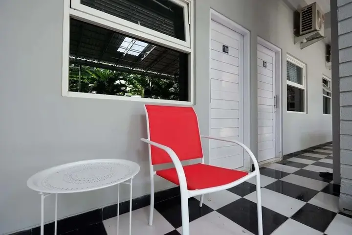 Суракарта: RedDoorz near Solo Square 3