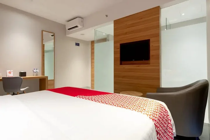 Петумбак: Travel Hub Hotel Kualanamu Airport