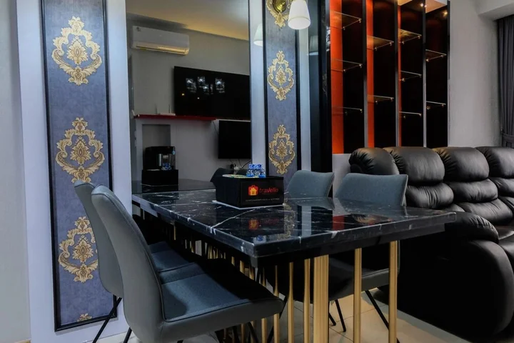 Legok: 3BR Apartment with Pool View at M-Town Residence
