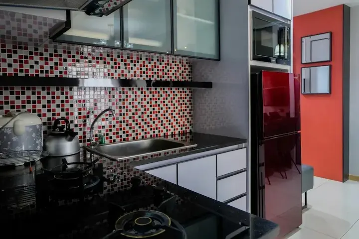 Legok: 3BR Apartment with Pool View at M-Town Residence