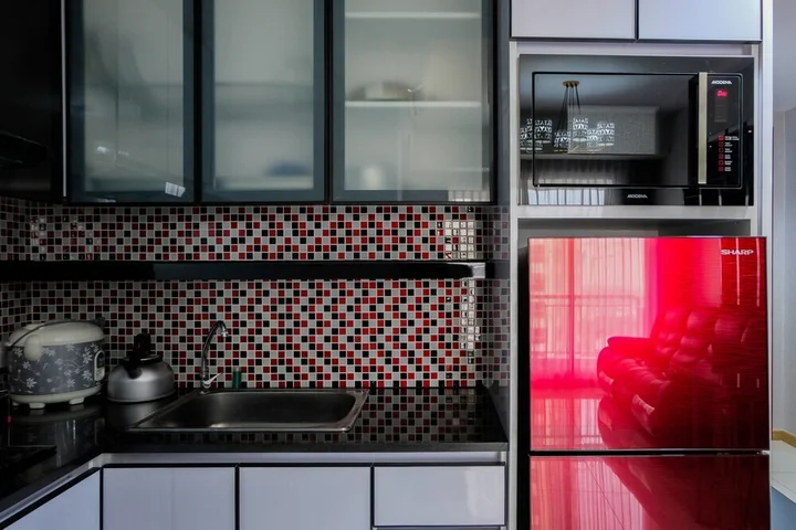 Legok: 3BR Apartment with Pool View at M-Town Residence