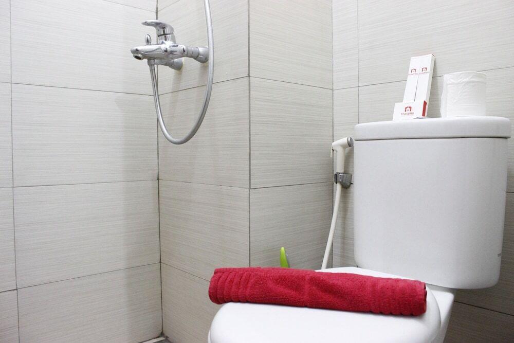 Бандунг: Classic 2BR Gateway Pasteur Apartment By Travelio