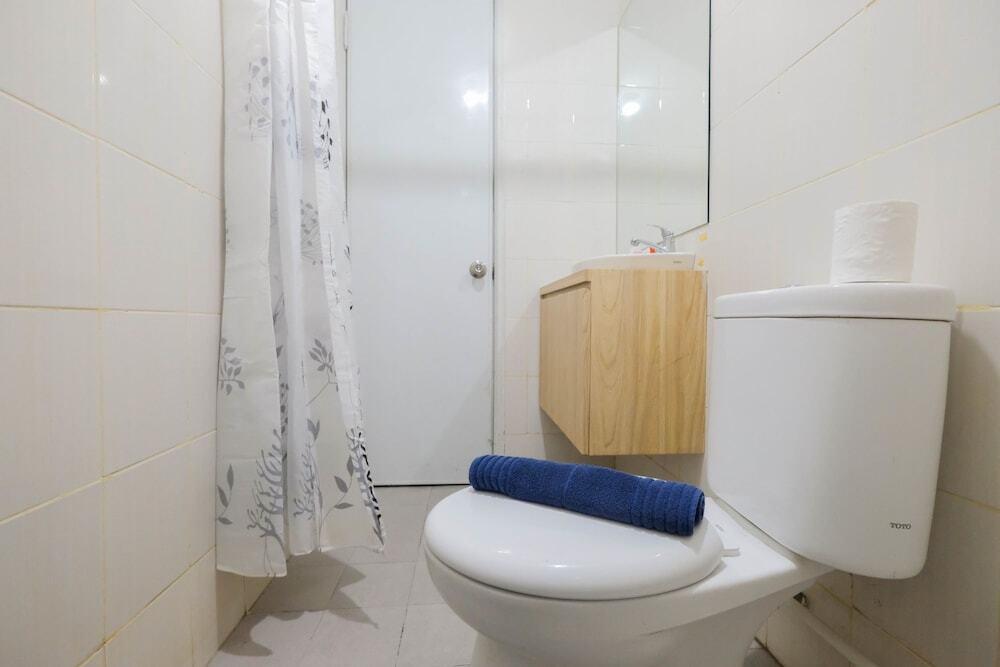 Тангеранг: Homey 2BR Ayodhya Residence Apartment