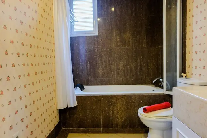 Джакарта: Spacious 2BR Park Royale Apartment