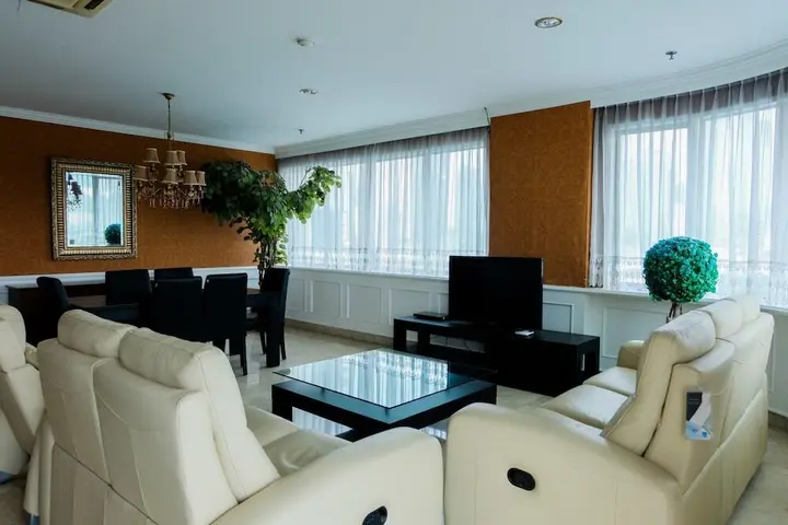 Джакарта: Spacious 2BR Park Royale Apartment