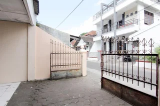 Депок: Wisma Sarjana Syariah - Khusus Putri