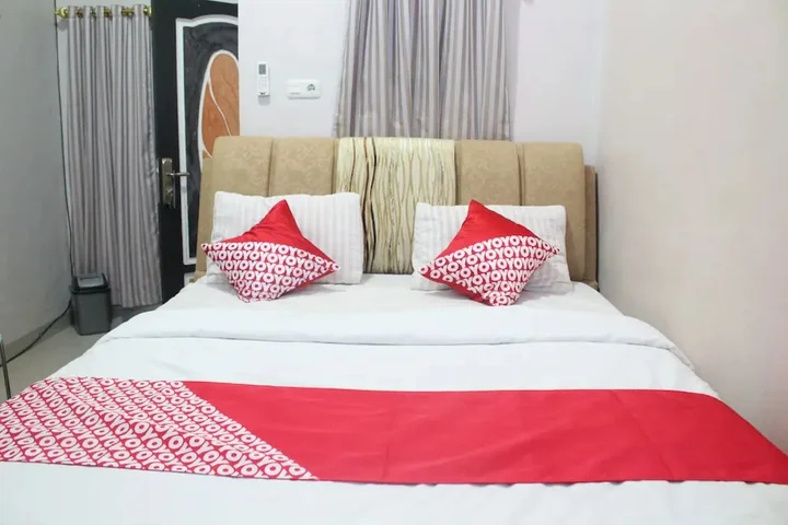 Палу: OYO 1263 Jazz Anna Hotel