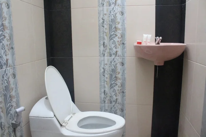 Палу: OYO 1263 Jazz Anna Hotel