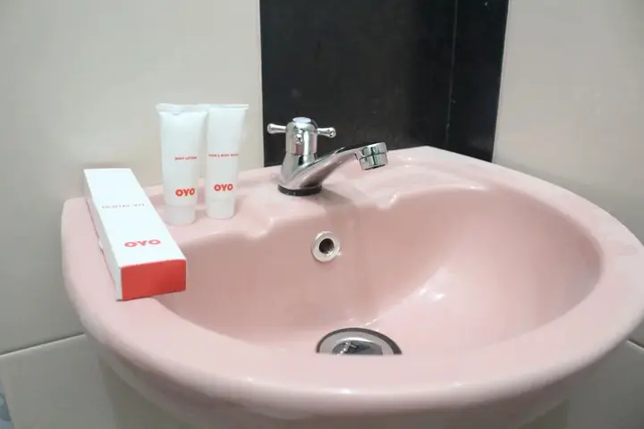 Палу: OYO 1263 Jazz Anna Hotel