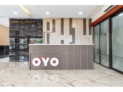 Медан: OYO 727 Merlion Hotel
