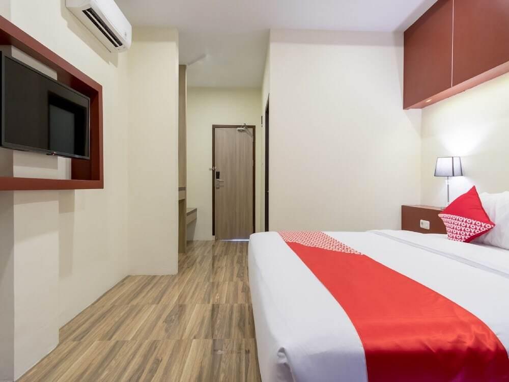 Медан: OYO 727 Merlion Hotel