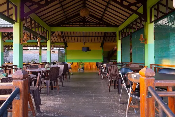 Jerowaru: OYO 1320 Green Orry Inn