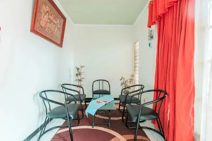 Тангеранг: Oyo 1319 Griya Si Doel