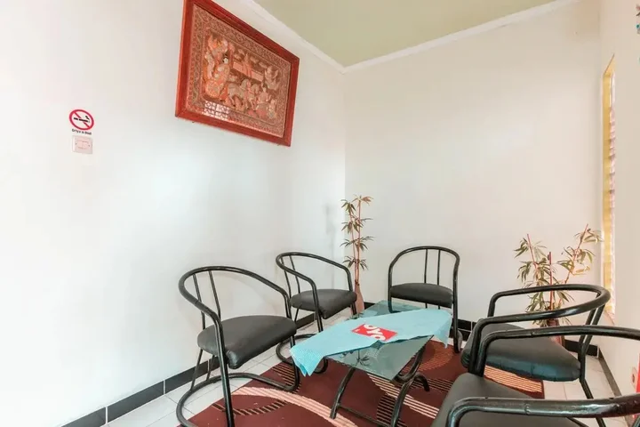 Тангеранг: Oyo 1319 Griya Si Doel