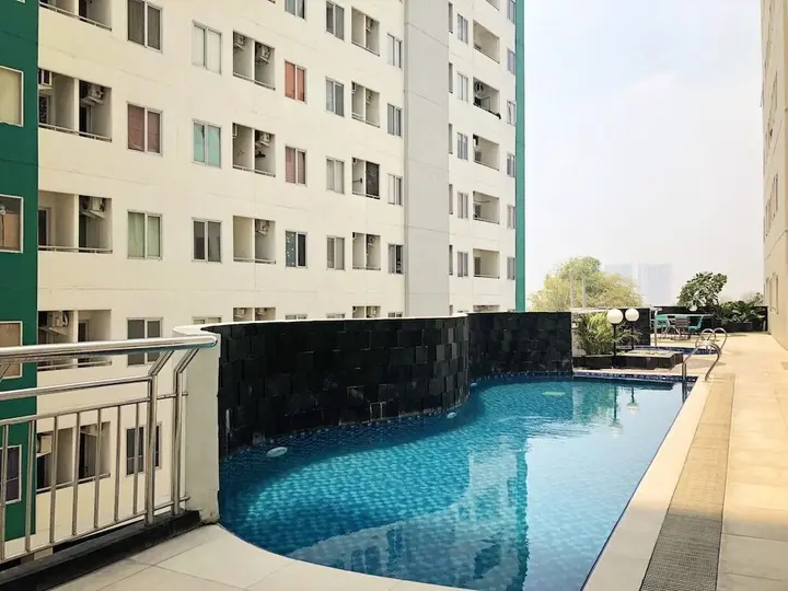 Сурабая: Minimalist Studio Pavilion Permata Apartment