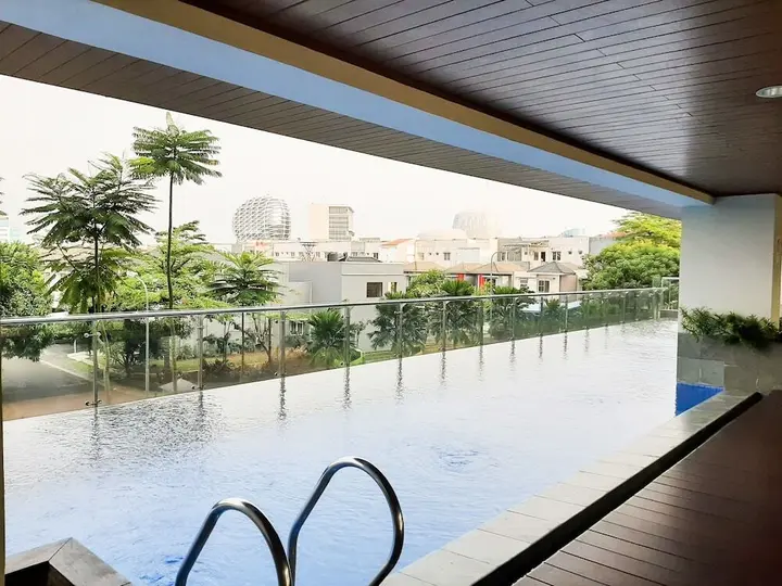 Legok: Beverly 90210 Studio Apartment at Serpong