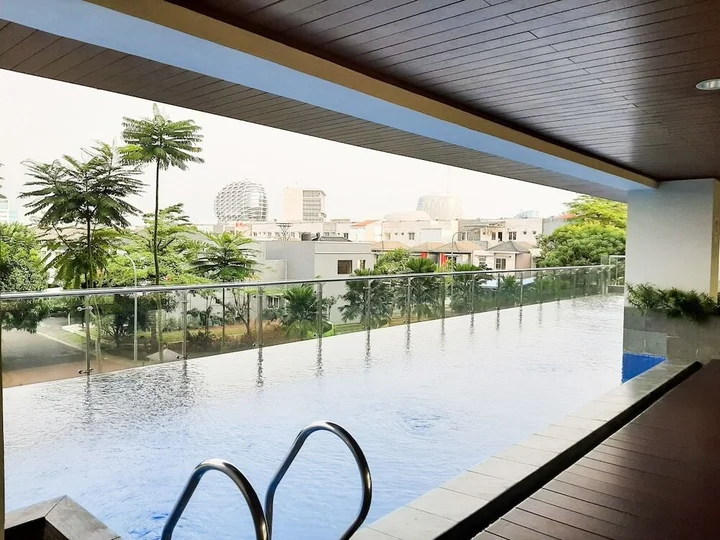 Legok: Beverly 90210 Studio Apartment at Serpong
