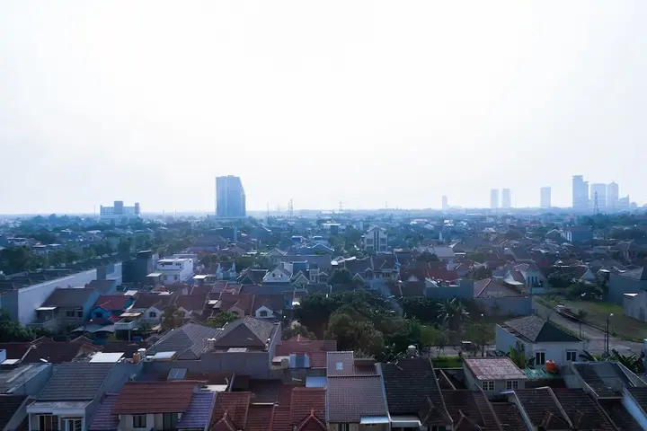 Legok: Beverly 90210 Studio Apartment at Serpong